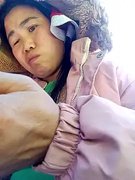 jienrrr online show from November 30, 2025, 2:26 am