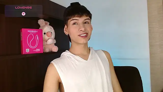 Ezra Storm online show from November 8, 2025, 5:40 am