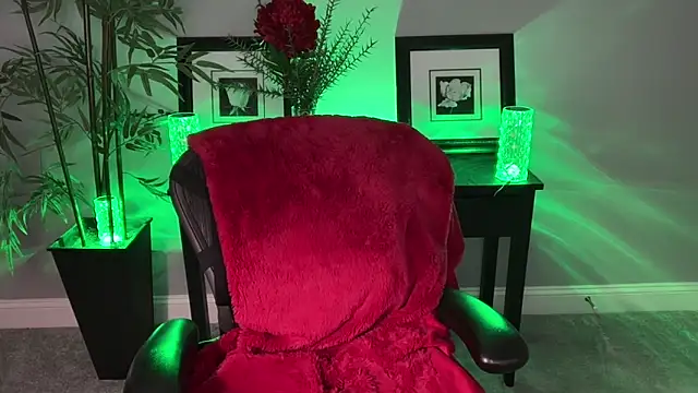 ItsNikki online show from February 16, 2026, 3:30 pm