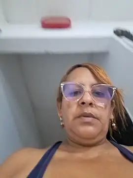 cristydirtyhot online show from April 10, 2026, 2:33 pm