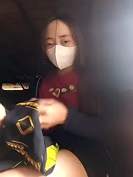 Zhan99999 online show from April 11, 2026, 3:33 am