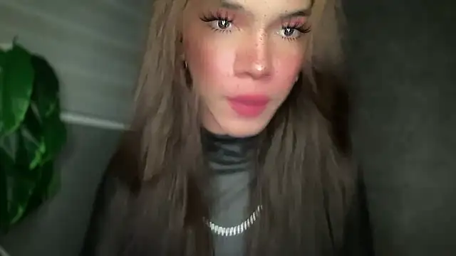 Snapshot of Misselliefayexxx chatting on December 19, 2025, 2:51 am Misselliefayexxx online show from December 19, 2025, 2:51 am