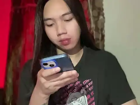 kat mire online show from December 17, 2025, 4:57 pm