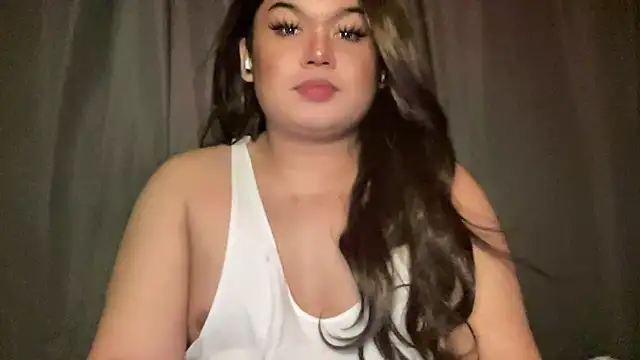 Snapshot of RedHead_Thalia chatting on February 15, 2026, 6:26 pm RedHead Thalia online show from February 15, 2026, 6:26 pm