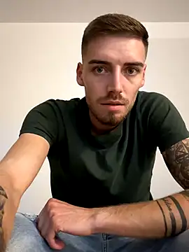 Snapshot of crs_ptk735 chatting on October 3, 2025, 4:15 pm crs ptk735 online show from October 3, 2025, 4:15 pm