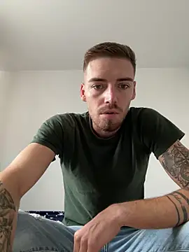 Snapshot of crs_ptk735 chatting on October 4, 2025, 8:23 am crs ptk735 online show from October 4, 2025, 8:23 am