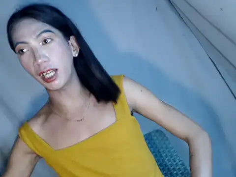 xyourdreamtrans online show from February 5, 2026, 3:55 am