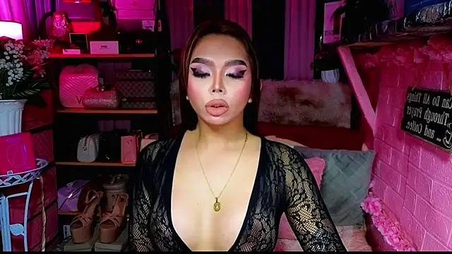 MoniqueCeleste online show from November 4, 2025, 6:29 pm