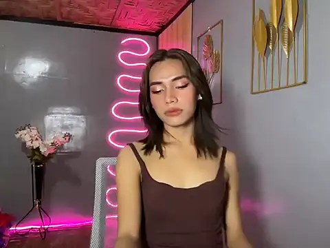 Lovelynikki03 online show from April 23, 2026, 10:12 pm