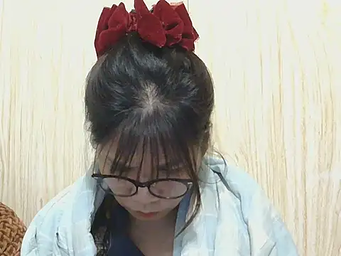 Snapshot of Ori299 chatting on November 4, 2025, 2:43 am Ori299 online show from November 4, 2025, 2:43 am