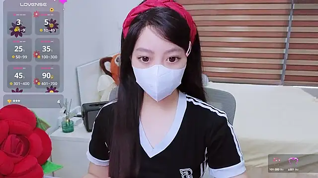 -MinaYoung- online show from October 6, 2025, 3:04 am