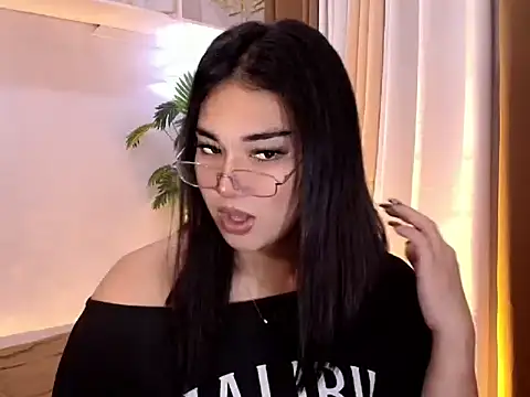 Snapshot of magnificent_kitana chatting on May 10, 2026, 9:42 pm magnificent kitana online show from May 10, 2026, 9:42 pm