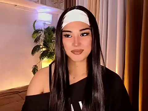 Snapshot of magnificent_kitana chatting on June 7, 2026, 7:50 pm magnificent kitana online show from June 7, 2026, 7:50 pm