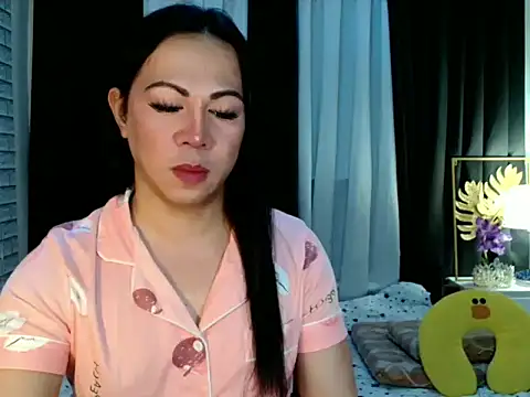 Snapshot of _Carmilla chatting on January 8, 2026, 1:13 pm Carmilla online show from January 8, 2026, 1:13 pm