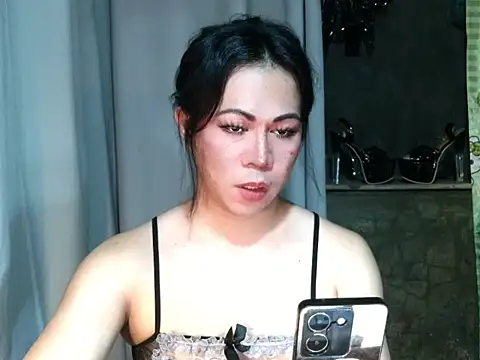 Snapshot of _Carmilla chatting on March 15, 2026, 4:13 pm Carmilla online show from March 15, 2026, 4:13 pm