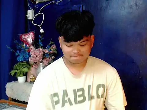 Reynelcock online show from January 12, 2026, 4:23 pm