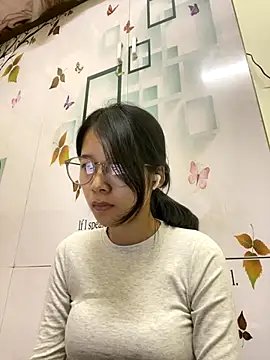 meomeo2k6 online show from November 2, 2025, 5:32 am