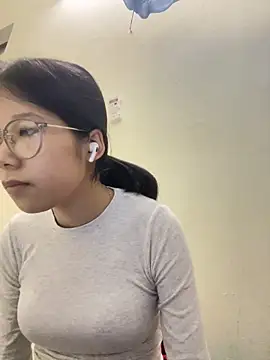 meomeo2k6 online show from November 7, 2025, 6:24 am