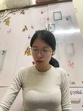 meomeo2k6 online show from December 3, 2025, 6:54 am