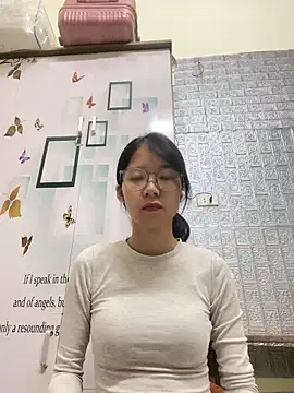 meomeo2k6 online show from December 15, 2025, 2:10 pm