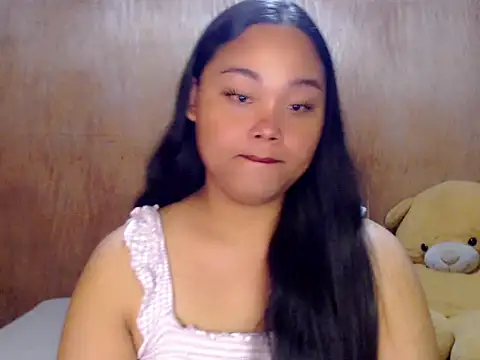 Snapshot of _Lylia chatting on September 18, 2025, 9:17 pm Lylia online show from September 18, 2025, 9:17 pm