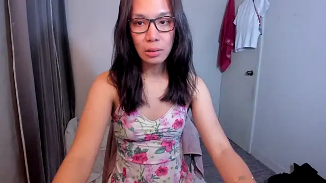 lucyshanex online show from September 30, 2025, 2:11 pm