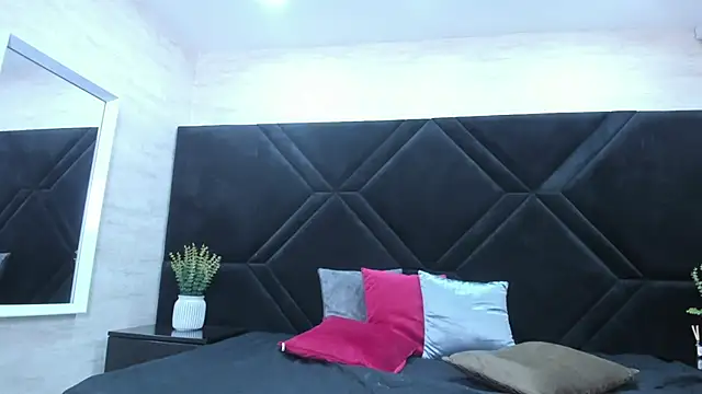 Dantzel  online show from March 6, 2026, 7:10 pm