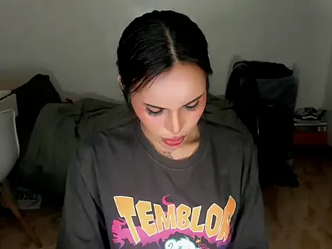 prettylittlesuckerr online show from September 24, 2025, 9:56 am