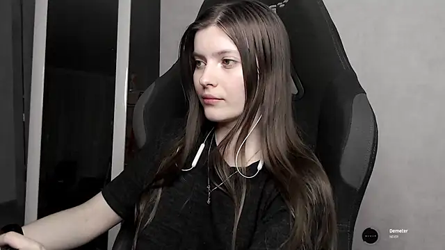 Snapshot of cute_elfy_ chatting on September 22, 2025, 5:15 pm cute elfy online show from September 22, 2025, 5:15 pm