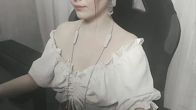 Snapshot of cute_elfy_ chatting on February 7, 2026, 2:32 pm cute elfy online show from February 7, 2026, 2:32 pm