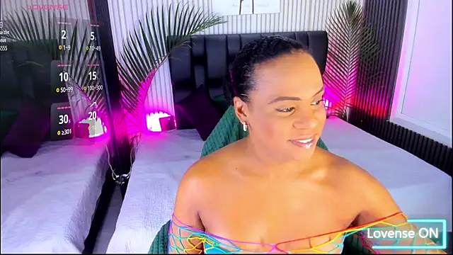 Snapshot of AriebonyBrooke chatting on November 17, 2025, 11:38 am AriebonyBrooke online show from November 17, 2025, 11:38 am