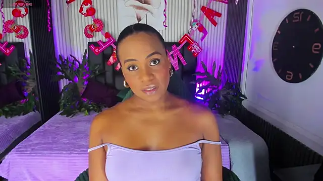 Snapshot of AriebonyBrooke chatting on February 16, 2026, 12:23 pm AriebonyBrooke online show from February 16, 2026, 12:23 pm