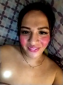 Snapshot of enoria1992 chatting on February 4, 2026, 1:22 am enoria1992 online show from February 4, 2026, 1:22 am