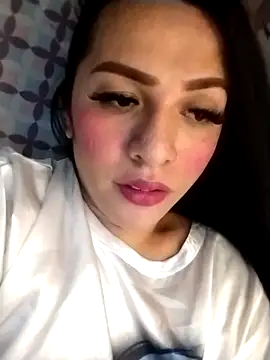 Snapshot of enoria1992 chatting on February 11, 2026, 2:05 am enoria1992 online show from February 11, 2026, 2:05 am