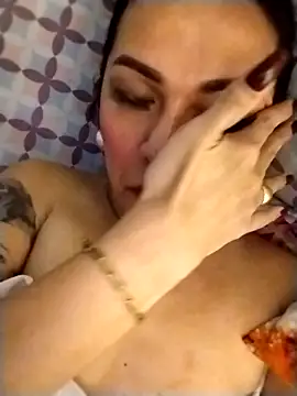 Snapshot of enoria1992 chatting on February 14, 2026, 12:40 am enoria1992 online show from February 14, 2026, 12:40 am