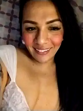 Snapshot of enoria1992 chatting on February 27, 2026, 2:39 pm enoria1992 online show from February 27, 2026, 2:39 pm