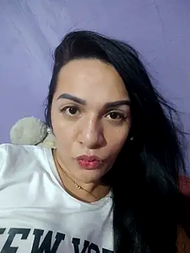 Snapshot of enoria1992 chatting on July 10, 2026, 3:33 am enoria1992 online show from July 10, 2026, 3:33 am