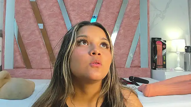 Wonderkloe  online show from February 26, 2026, 1:59 am