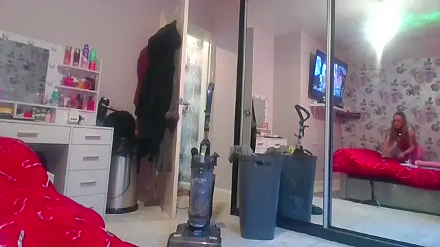 LucyRoseMae online show from February 27, 2026, 11:21 am