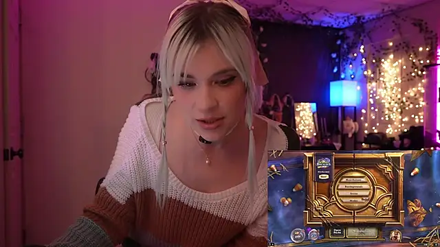 Snapshot of littlelune chatting on October 12, 2025, 12:20 am littlelune online show from October 12, 2025, 12:20 am