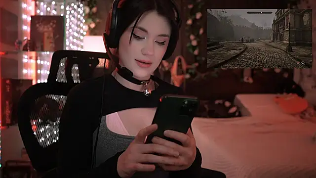 Snapshot of littlelune chatting on January 12, 2026, 12:38 am littlelune online show from January 12, 2026, 12:38 am