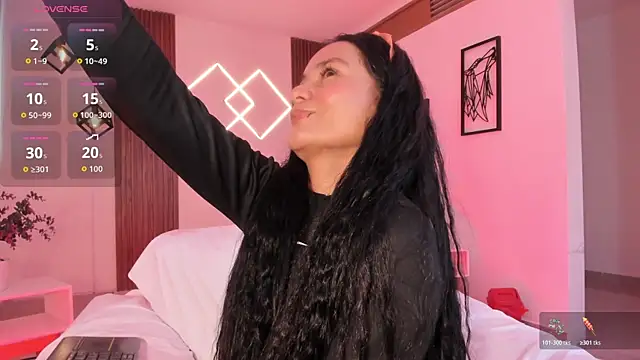 Miiaa jones online show from December 16, 2025, 1:05 pm