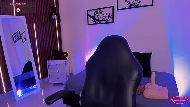 Snapshot of Miiaa_jones chatting on February 9, 2026, 12:31 pm Miiaa jones online show from February 9, 2026, 12:31 pm