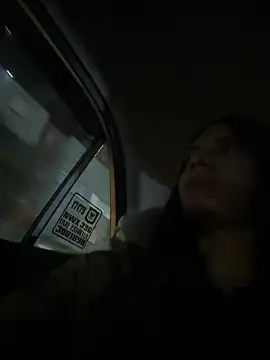 Snapshot of Isabella21_ chatting on February 5, 2026, 11:53 pm Isabella21 online show from February 5, 2026, 11:53 pm