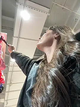 Snapshot of Isabella21_ chatting on February 14, 2026, 11:45 pm Isabella21 online show from February 14, 2026, 11:45 pm