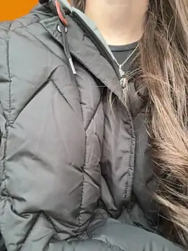 Snapshot of Isabella21_ chatting on February 19, 2026, 11:01 pm Isabella21 online show from February 19, 2026, 11:01 pm