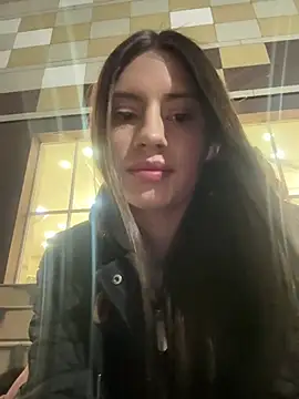 Snapshot of Isabella21_ chatting on February 21, 2026, 12:55 am Isabella21 online show from February 21, 2026, 12:55 am