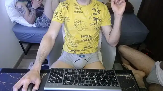 Snapshot of bossking017 chatting on January 15, 2025, 6:19 pm bossking017 online show from January 15, 2025, 6:19 pm