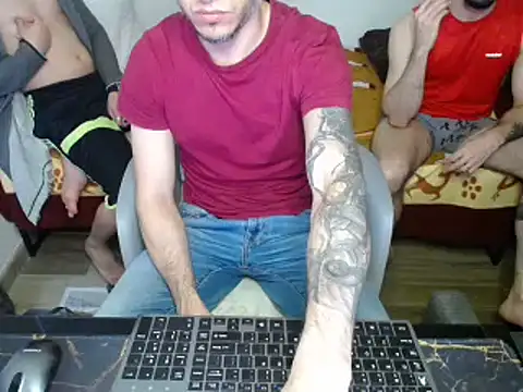 Snapshot of bossking017 chatting on February 1, 2025, 7:13 pm bossking017 online show from February 1, 2025, 7:13 pm