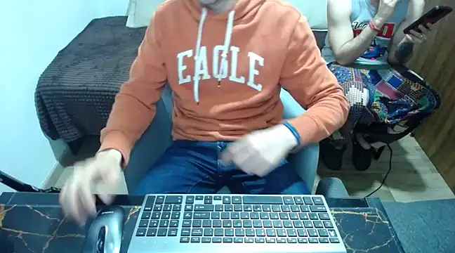 Snapshot of bossking017 chatting on February 16, 2025, 10:32 pm bossking017 online show from February 16, 2025, 10:32 pm